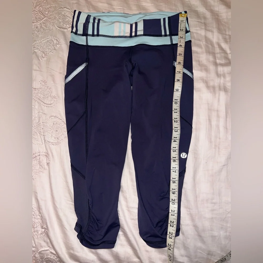 Lululemon Run A Marathon Crop II Cadet Blue Groove Stripe Size 4